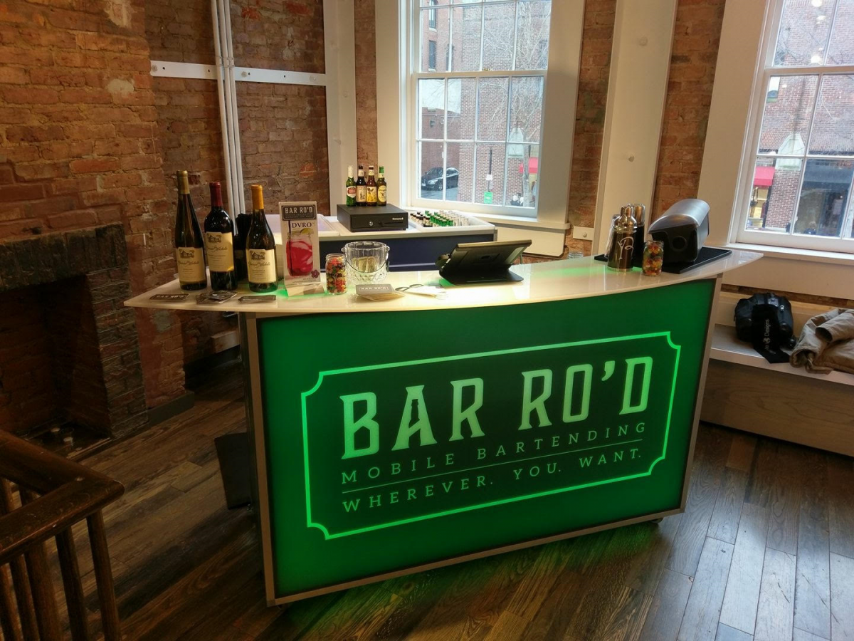 Bar at V-Day Poppir